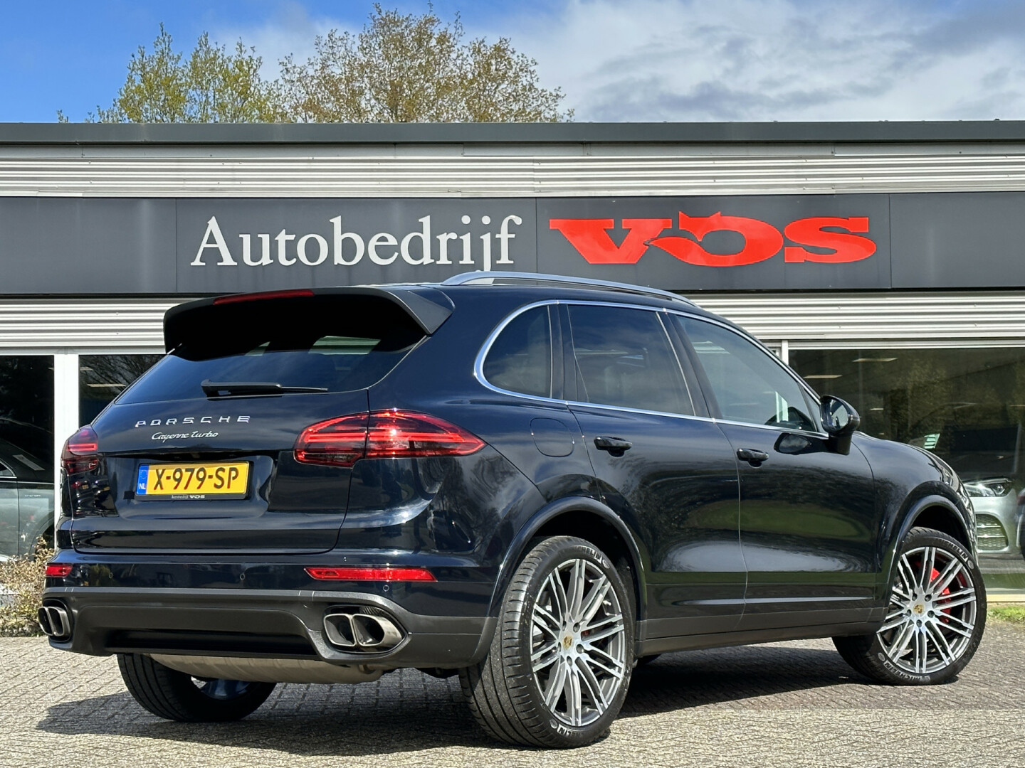 Porsche-Cayenne-8